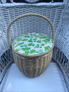 Vintage Dritz woven wicker sewing basket